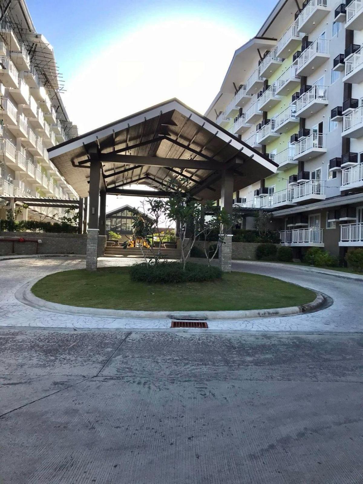 Apartment Vp - Amani Grand Residences, 03 Minutes Away From Mactan Airport - Bldg B - Unit 522 *